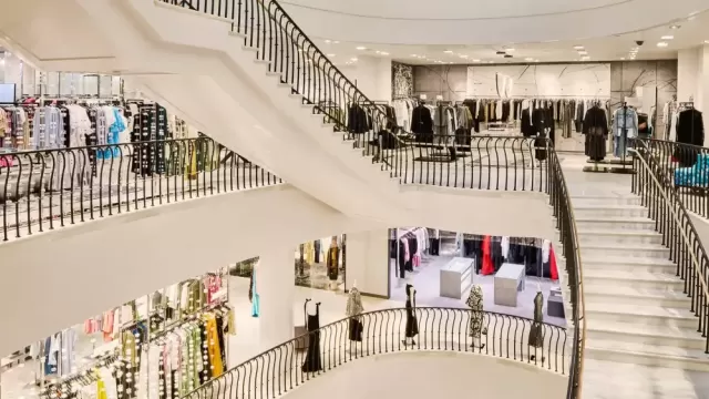 Saks Global Leader Shift Amid Bankruptcy Rumors